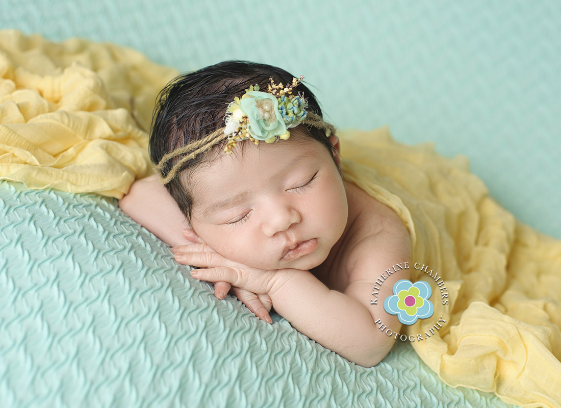 Cleveland Newborn Photographer | Creative Newborn Photography | Chin on Hands Pose